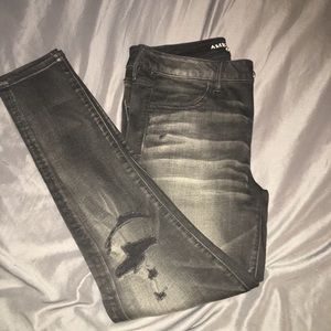 AMERICAN EAGLE DISTRESSED JEGGING